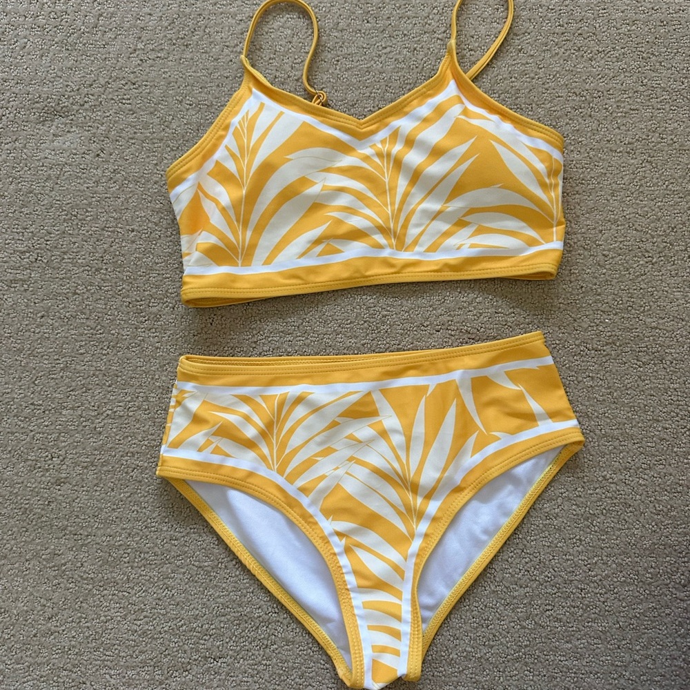 New Girls' Yellow Palm Print Two-Piece Swim Set